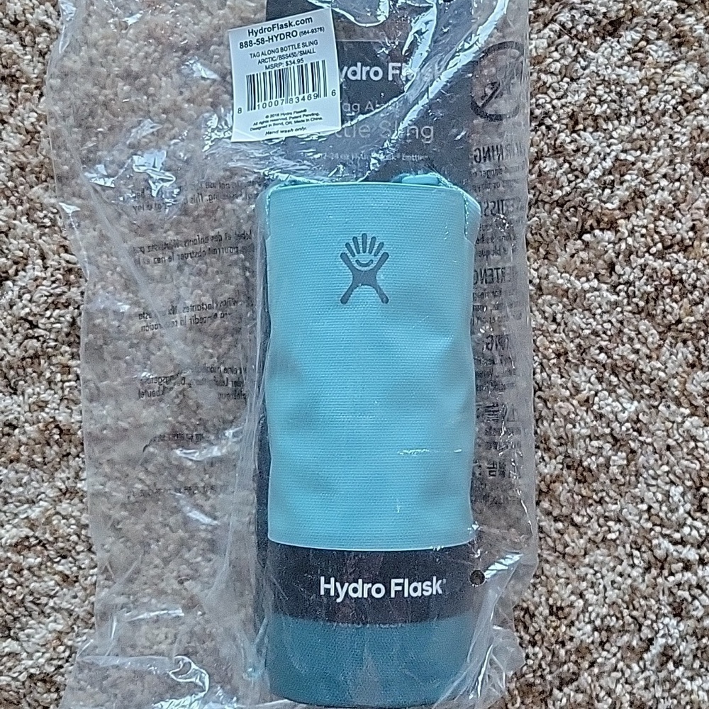 Hydro Flask Tag along bottle sling, small, nwt